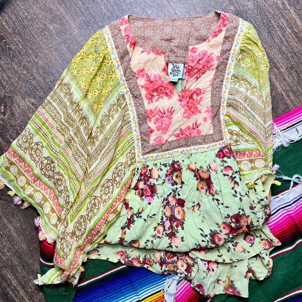 Ivy Jane:: Ruffle Tunic